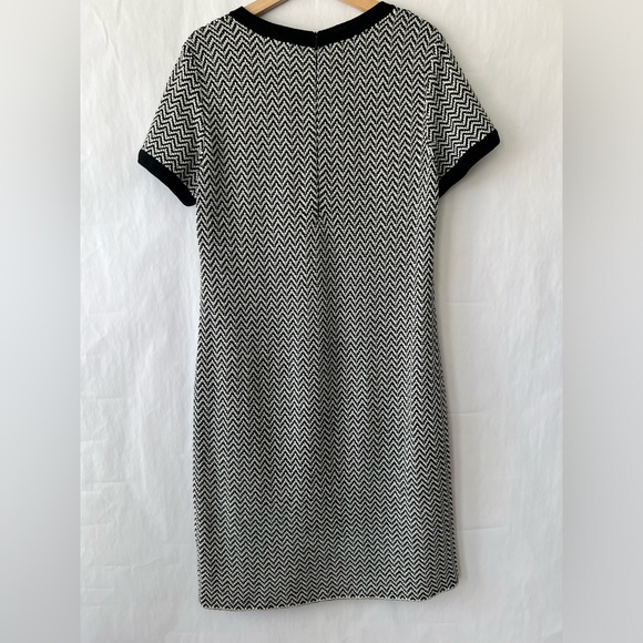 St. John Collection Mod Herringbone Knit Dress size 12 - Picture 8 of 13